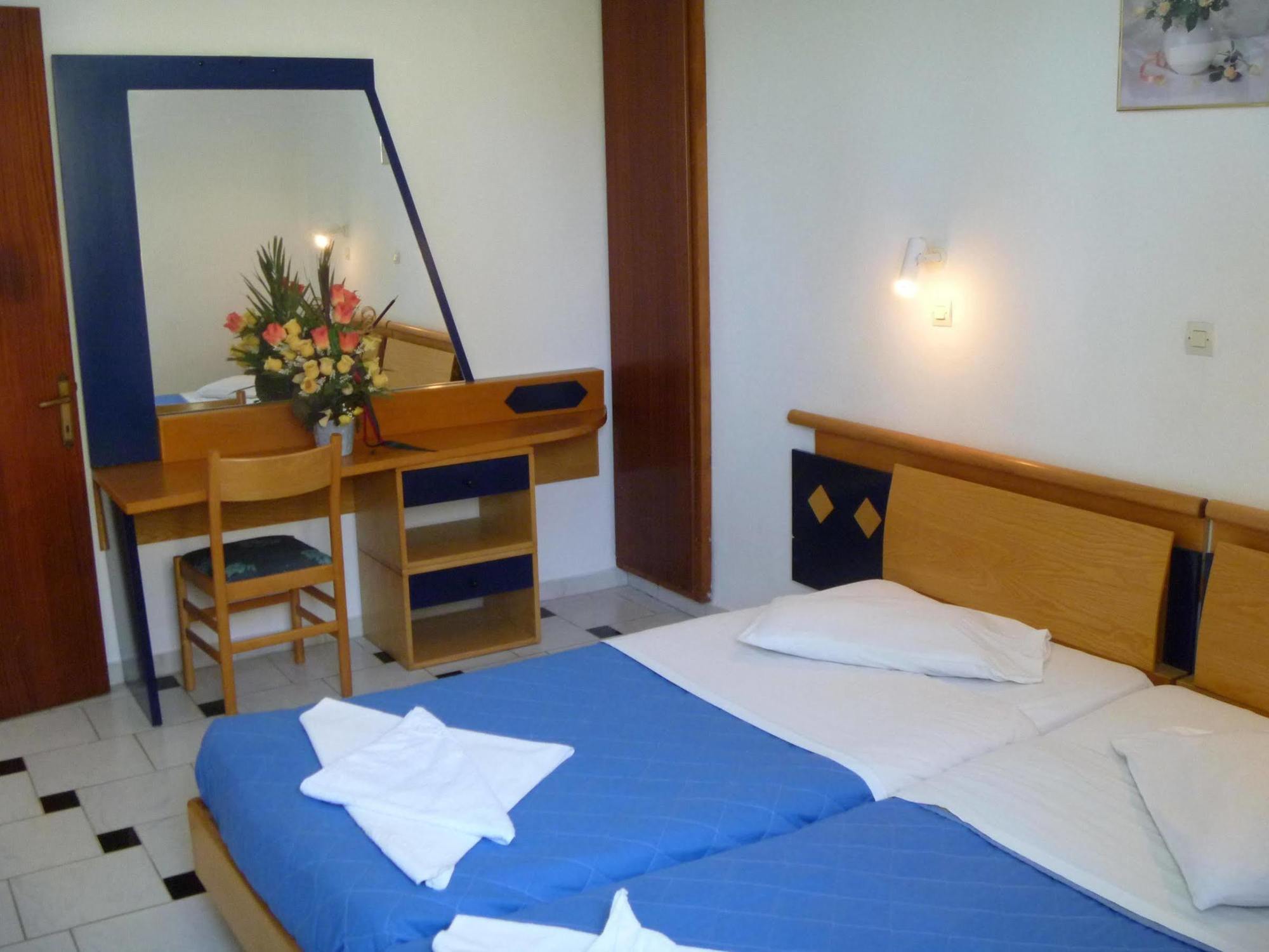 Fili Hotel Apartments Tigkaki  Ngoại thất bức ảnh