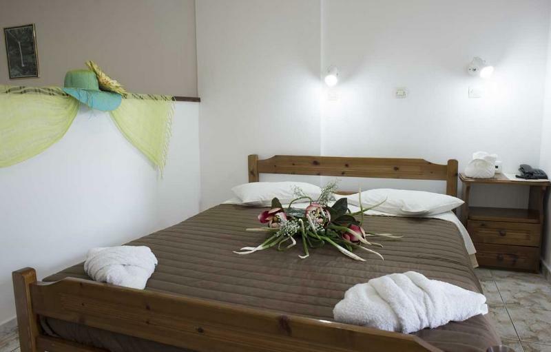 Fili Hotel Apartments Tigkaki  Ngoại thất bức ảnh