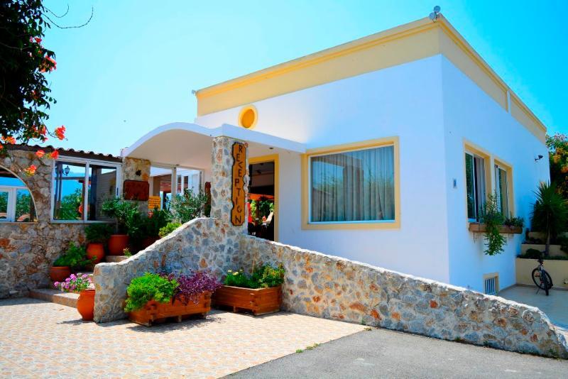 Fili Hotel Apartments Tigkaki  Ngoại thất bức ảnh